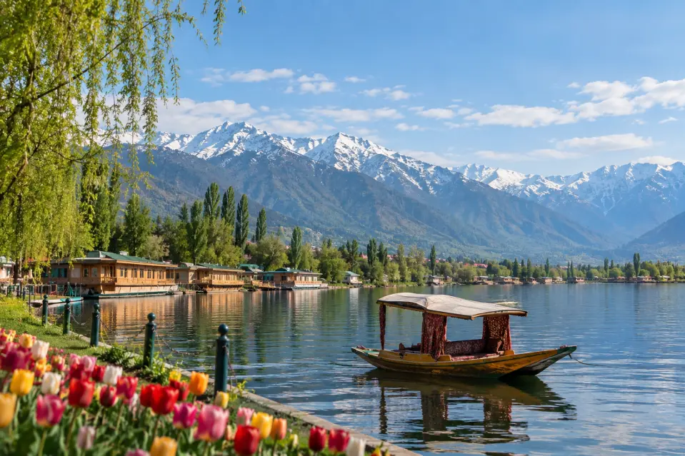 Best Time to Visit Kashmir and What to Expect in Every Season Complete Guide